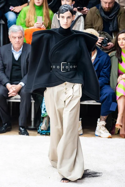 Look 3